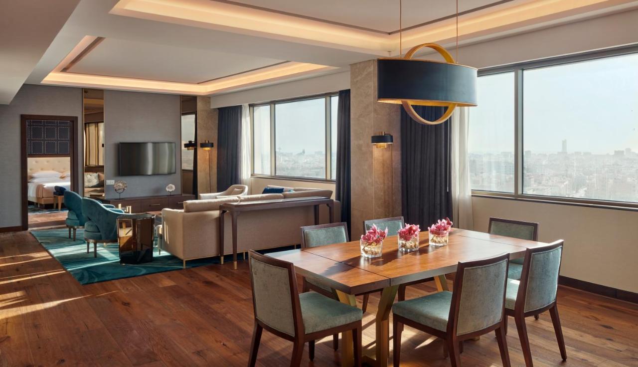 Grand Hyatt Al Khobar Hotel And Residences Экстерьер фото A suite at the hotel